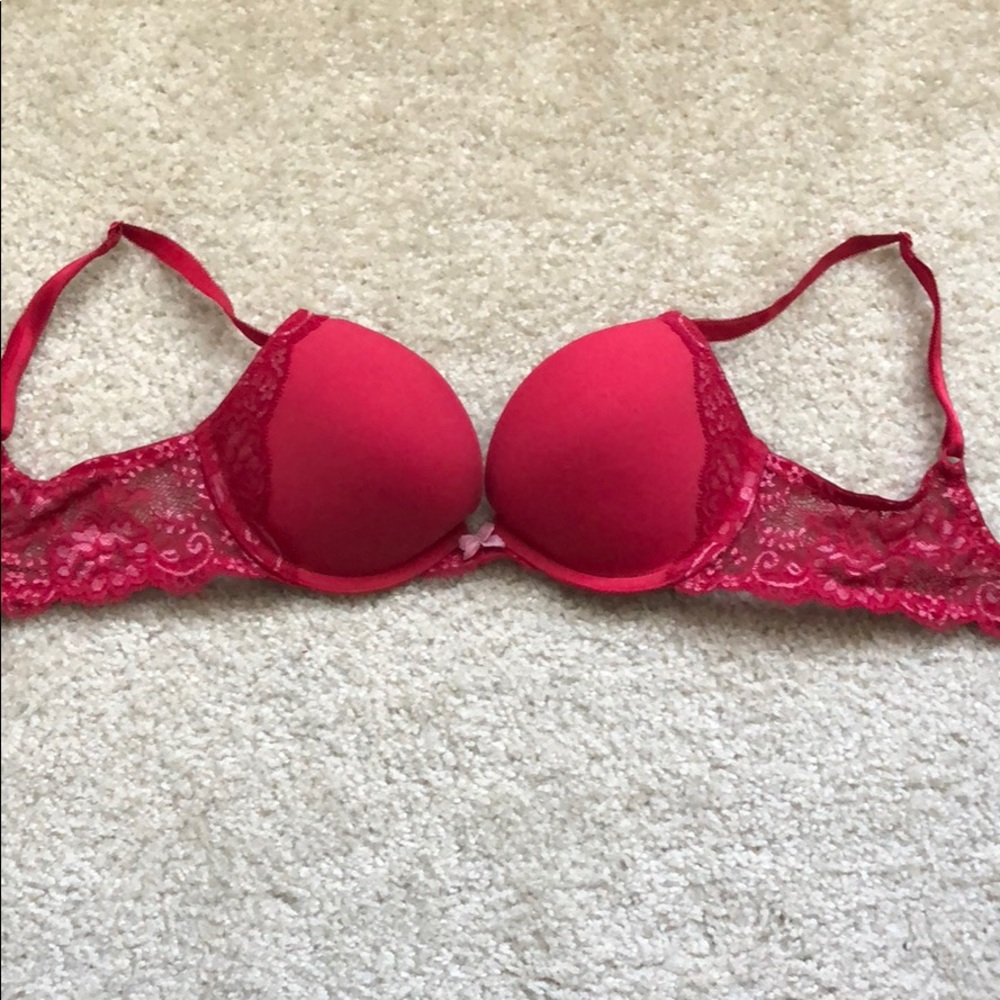 Like new Victoria Secret Bra 32C red